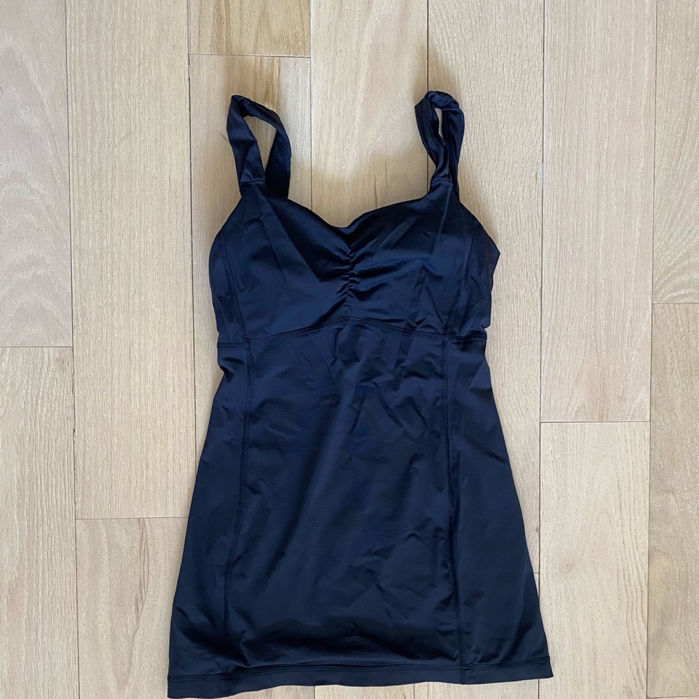 Black lululemon tank with bra
